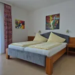Hotel Garni Hutter 3*
