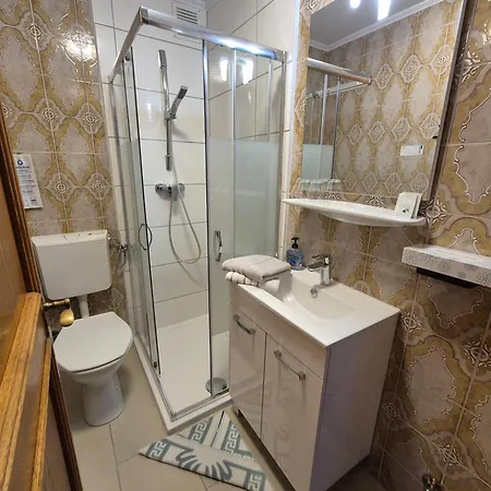 Garni Hutter 3*