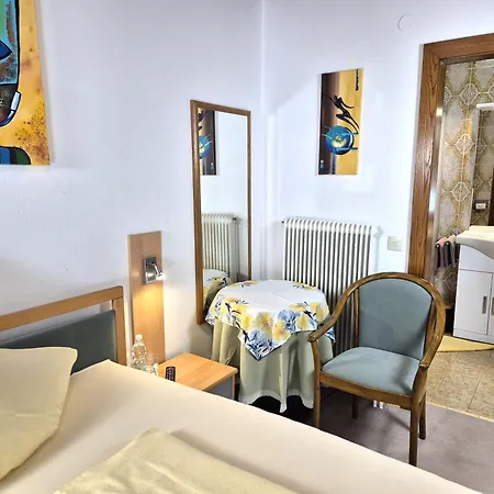 Hotel Garni Hutter 3*